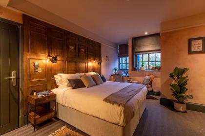The Wolfpack Inn - image 24