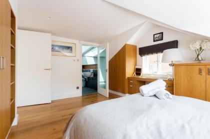NEW Stunning 5BD Mews House - image 28