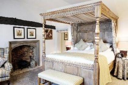The Red Lion Hotel - image 25