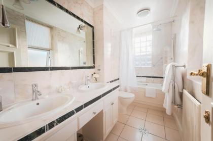 44 Curzon Street by Mansley - image 9