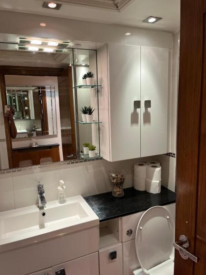 Stunning 1 Bedroom in Stunning Location - Mayfair Area - image 26
