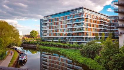 Beautiful Central Home for 6 near Olympic Park and ABBA Theatre - image 22