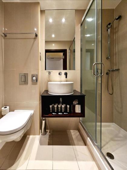 Hyde Park International - image 23
