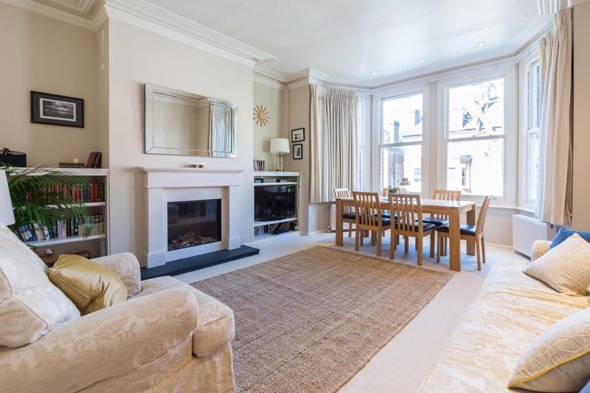 Homely 2 Bedroom Victorian Apartment in Hampstead - main image