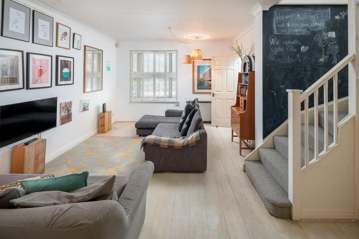 Bright 3 Bedroom House Near King's Cross StPancras - main image