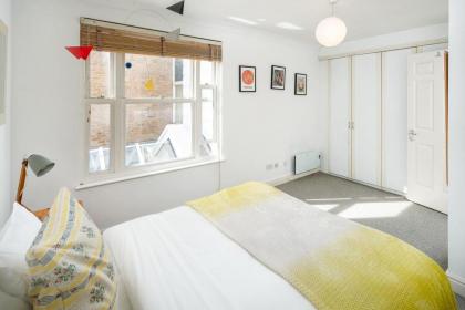 Bright 3 Bedroom House Near King's Cross StPancras - image 11