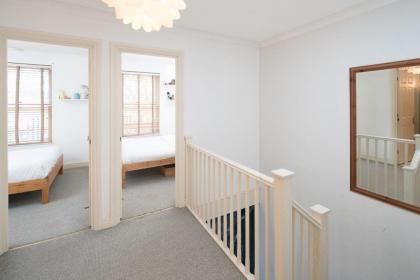 Bright 3 Bedroom House Near King's Cross StPancras - image 14