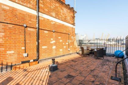 Stunning 3BD Riverside Flat Communal Roof Terrace - image 21