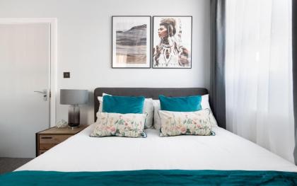 Stunning and Spacious 4 Bed Apr next to BrickLane - image 24