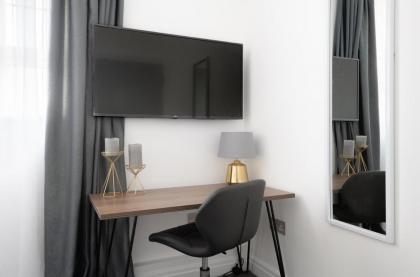 Stunning and Spacious 4 Bed Apr next to BrickLane - image 25