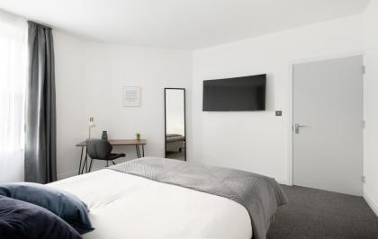 Stunning and Spacious 4 Bed Apr next to BrickLane - image 28