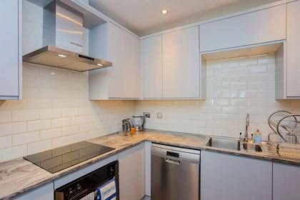 Bright 2 Bedroom Apartment in Islington - image 14