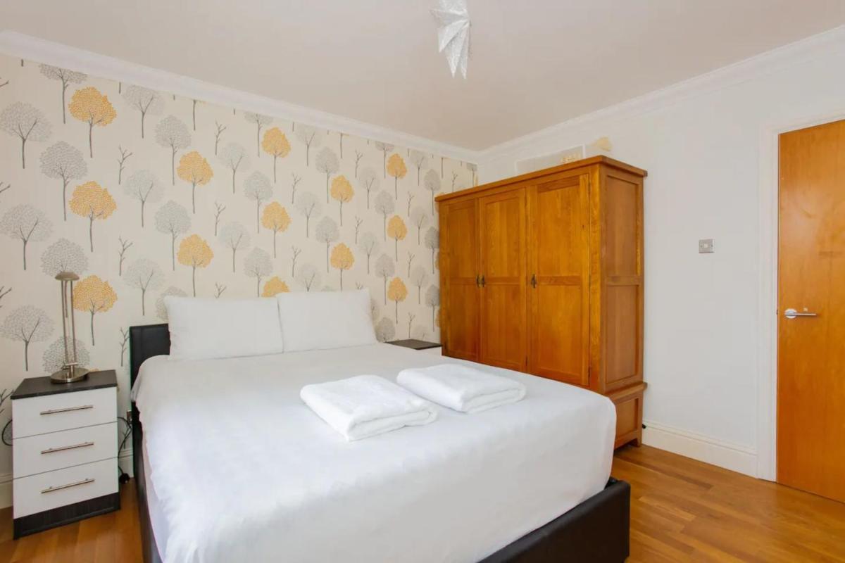 Bright 2 Bedroom Apartment in Islington - image 2