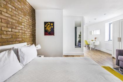 Manor House Studios By Morethanstays - image 21
