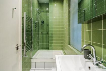 Beautiful 2 bedroom Covent Garden apartment - image 26