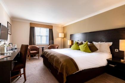 Rose And Crown Hotel - image 5