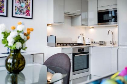 Elegant 1 bed apartment- Hampstead Village - image 21