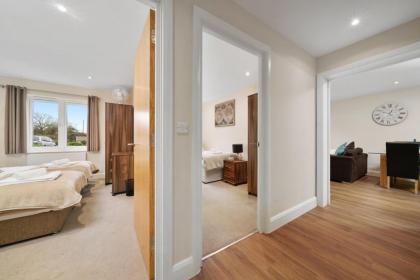London Heathrow Living Serviced Apartments by Ferndale - image 15