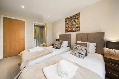 London Heathrow Living Serviced Apartments by Ferndale - image 16