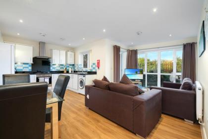 London Heathrow Living Serviced Apartments by Ferndale - image 20