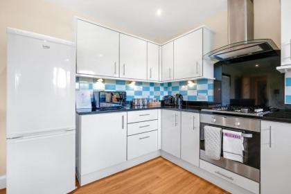 London Heathrow Living Serviced Apartments by Ferndale - image 22