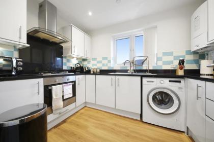 London Heathrow Living Serviced Apartments by Ferndale - image 9