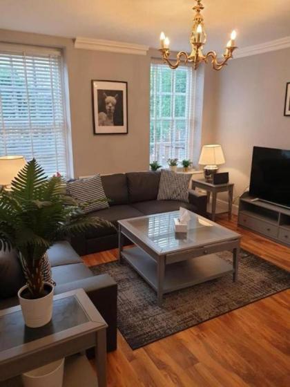 Beautiful 2 Bedroom Flat in Frampton Street - image 22