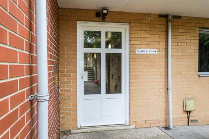 Modern Victoria Park Apartment - image 21