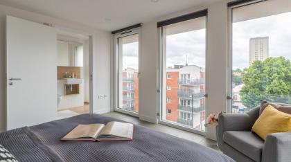 Boutique 3 Bed Apartment - image 25
