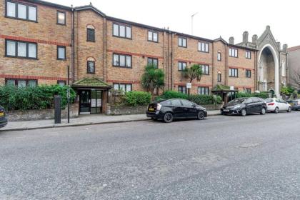 Modern 2 Bedroom Apartment in Hoxton - image 26