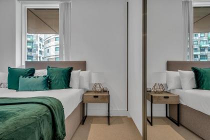 Modern 01 & 02 Bed Apartment in Canary Wharf - image 25