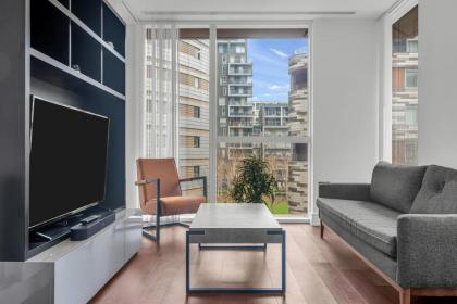 Modern 01 & 02 Bed Apartment in Canary Wharf - image 28
