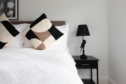 Stylish 2 Bedroom Apartment near Oxford Street - image 27