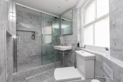 Stylish 2 Bedroom Apartment near Oxford Street - image 29
