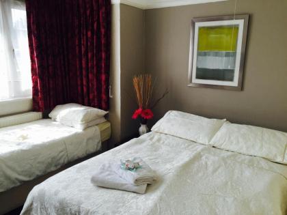 Edgware B&B - image 21