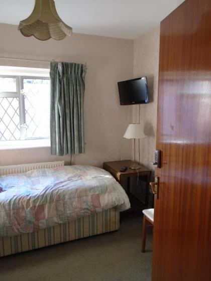 Edgware B&B - image 23