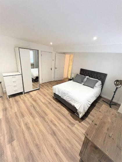 Goodge Street Apartments - image 25