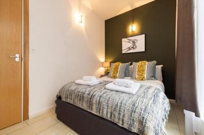 The Farringdon Apartment - image 26