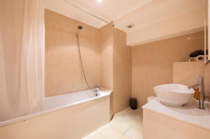 The Farringdon Apartment - image 28