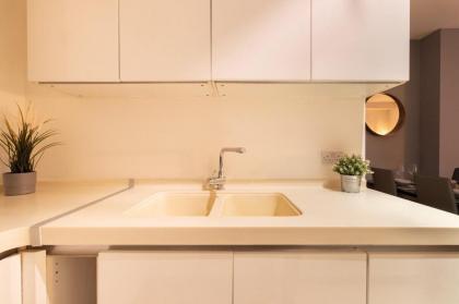 The Farringdon Apartment - image 29