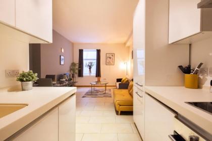 The Farringdon Apartment - image 30