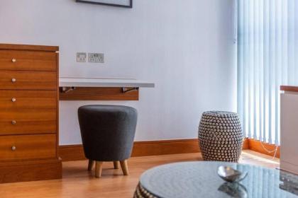 Apartment - Tower Hill - City Centre by Prime London Stays N-3 - image 5