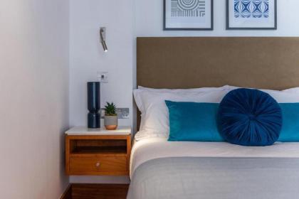 Apartment - Tower Hill - City Centre by Prime London Stays N-3 - image 6