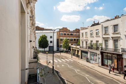 Charming one bedroom flat near Maida Vale by UnderTheDoormat - image 21