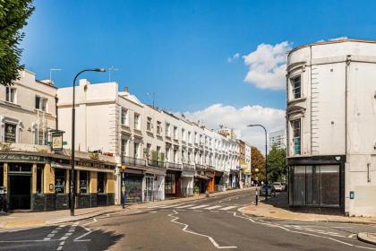 Charming one bedroom flat near Maida Vale by UnderTheDoormat - image 25