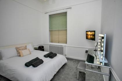 Finest Retreats - Chelsea Luxury Apartment - image 18