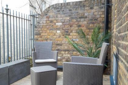 Stylish & Spacious 3Bed Home near Liverpool Street Train Station - image 24