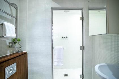 Stylish & Spacious 3Bed Home near Liverpool Street Train Station - image 28