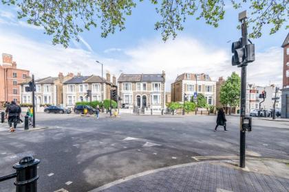 Gorgeous Fulham Flat - image 24
