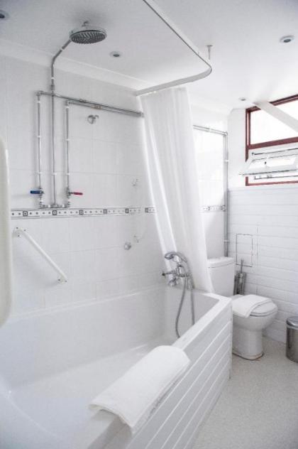 Enchanting Modern Apt - Central London - image 21